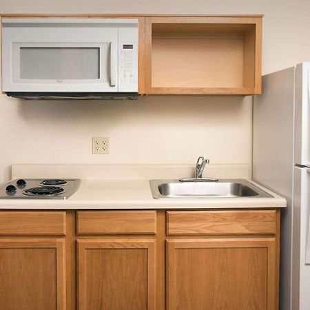 Woodspring Suites Midland Exteriér fotografie