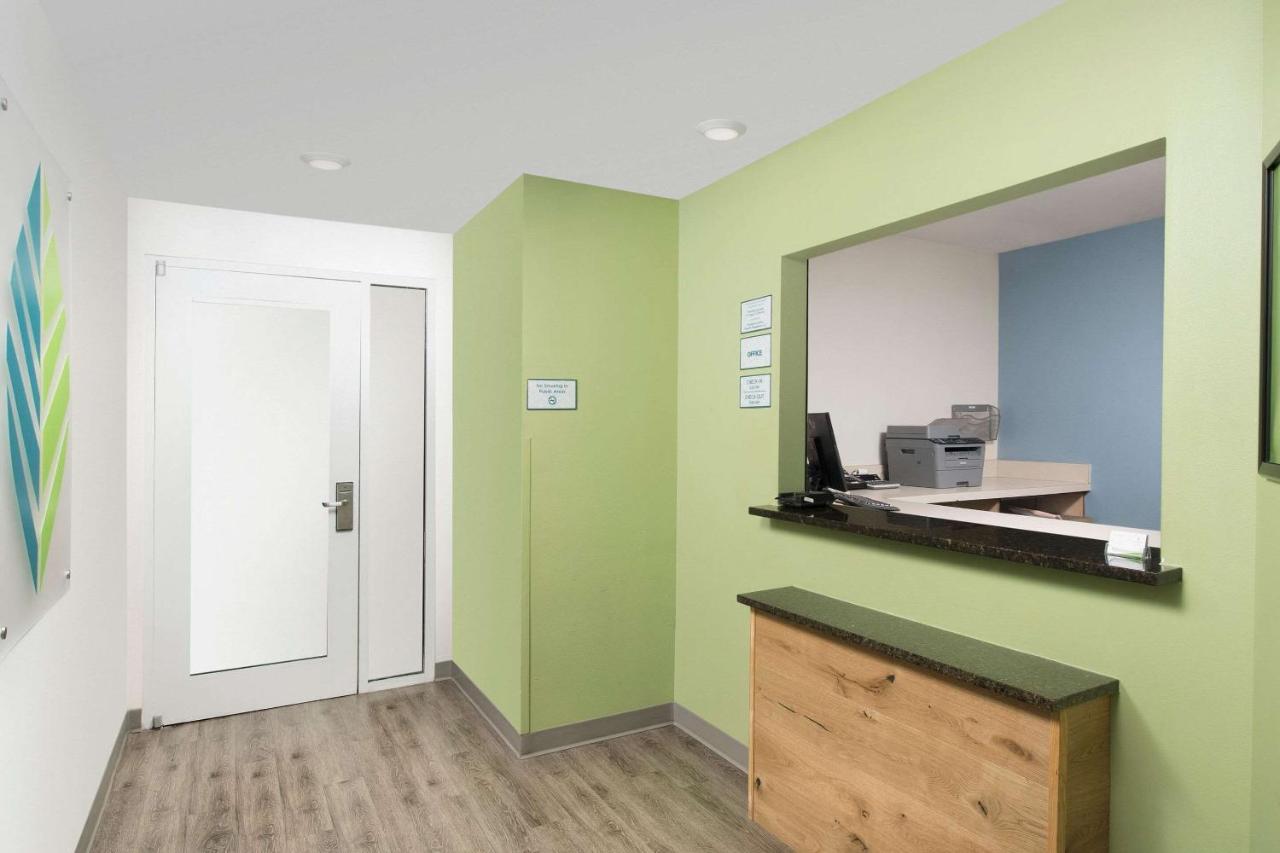 Woodspring Suites Midland Exteriér fotografie
