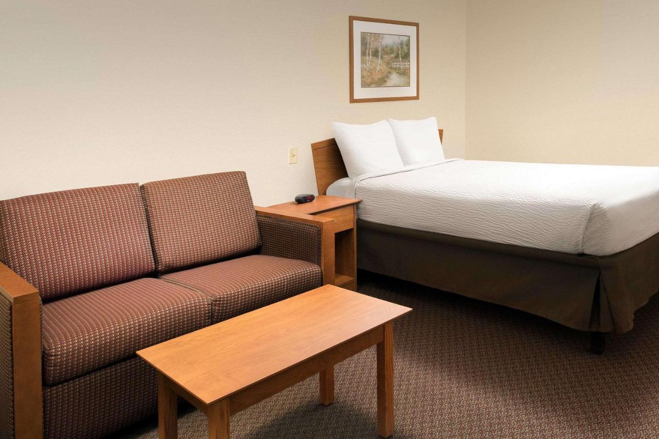 Woodspring Suites Midland Exteriér fotografie