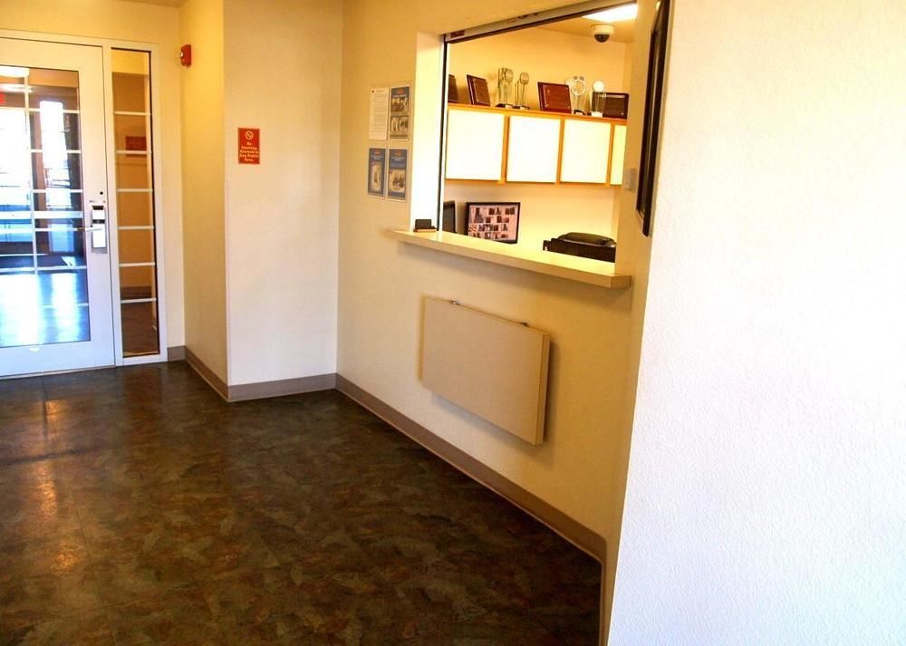 Woodspring Suites Midland Exteriér fotografie