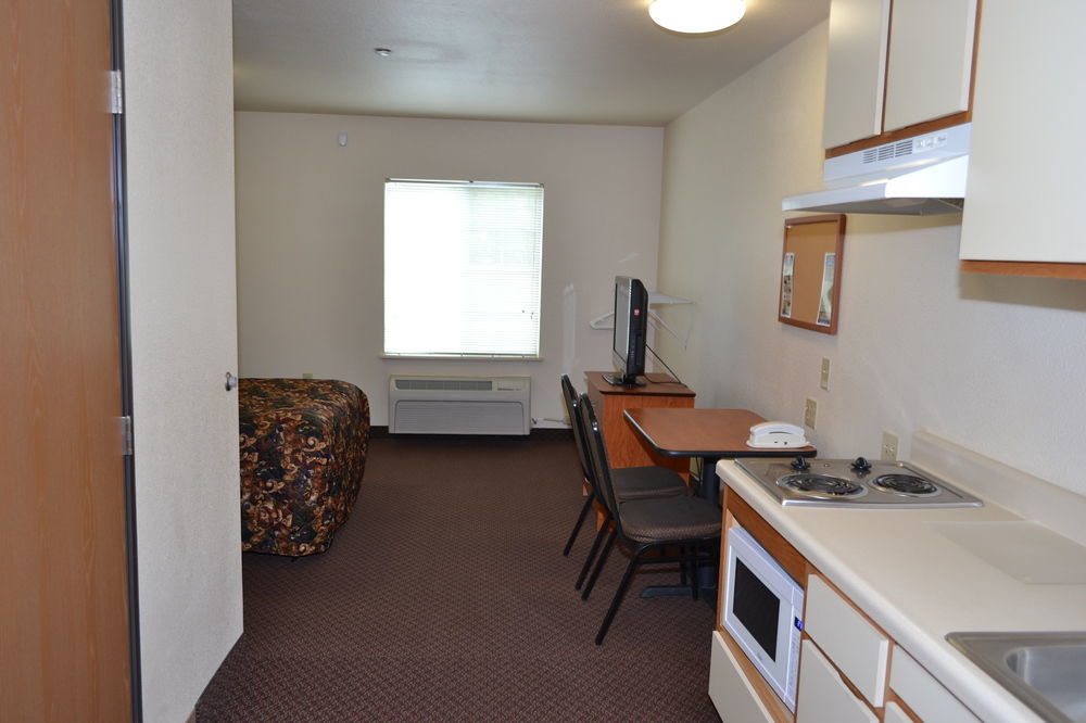 Woodspring Suites Midland Exteriér fotografie