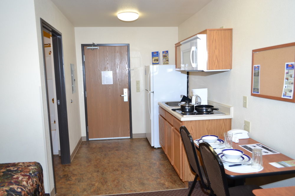 Woodspring Suites Midland Exteriér fotografie