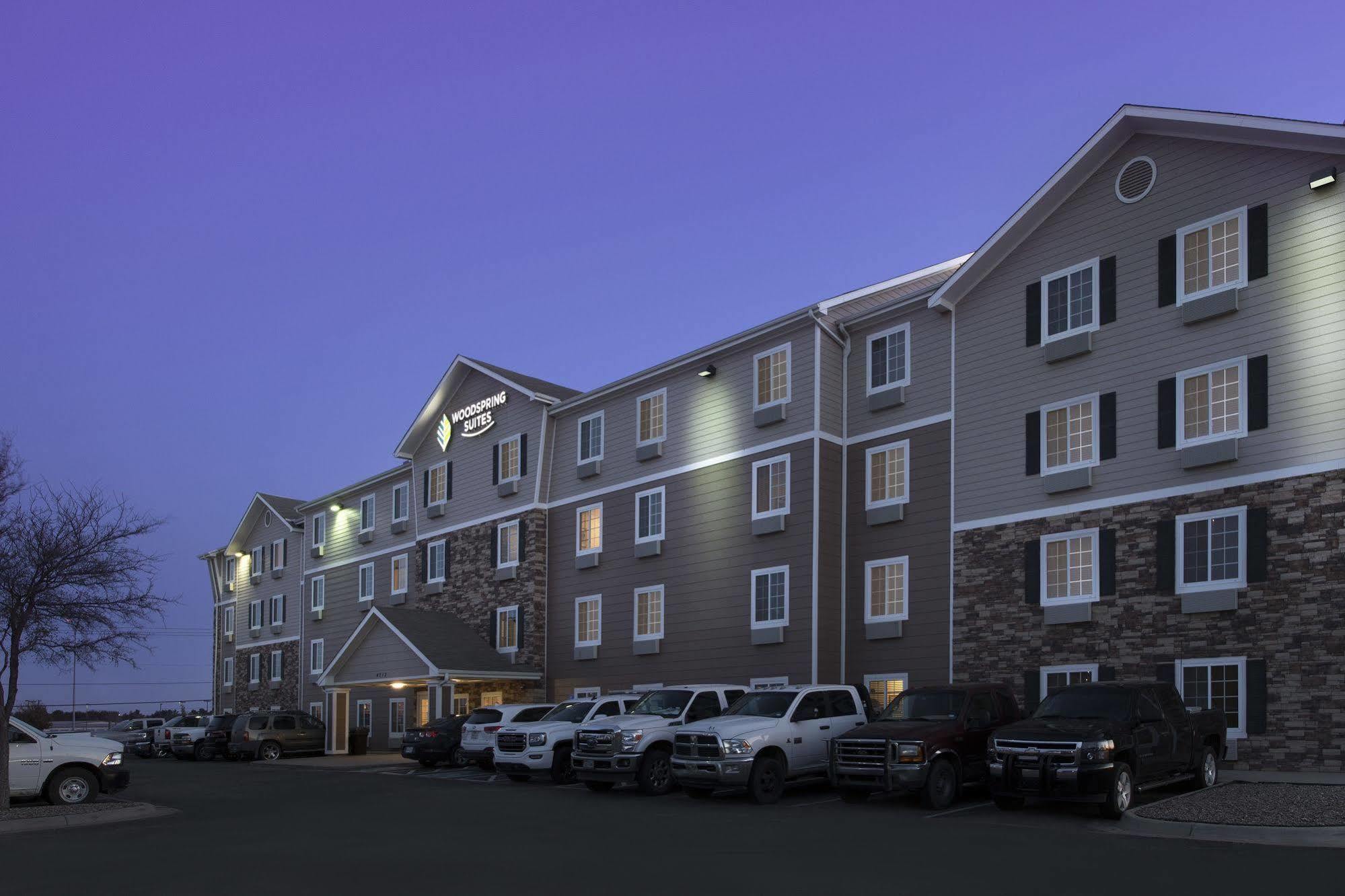 Woodspring Suites Midland Exteriér fotografie