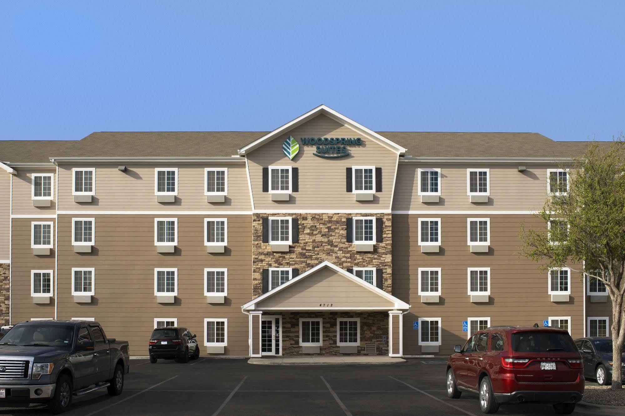 Woodspring Suites Midland Exteriér fotografie